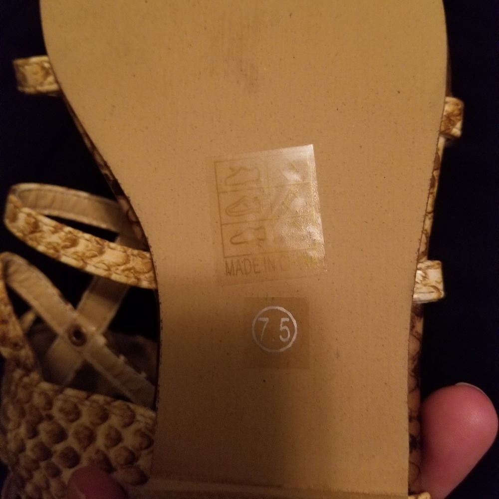 Shoes - Picture 3 of 4